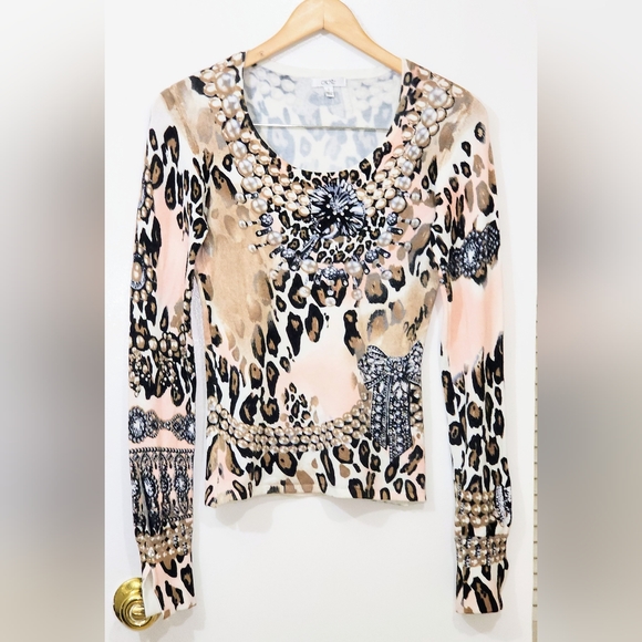 CACHE sizeS Leopard Print Pearl's Jewels & Bows Print Embellished w/ Rinestones - Picture 2 of 16